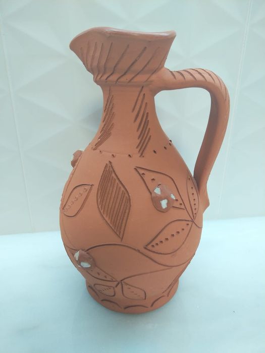Jarro em barro de Estremoz