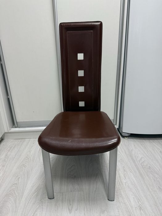 Стільці обідні 4шт