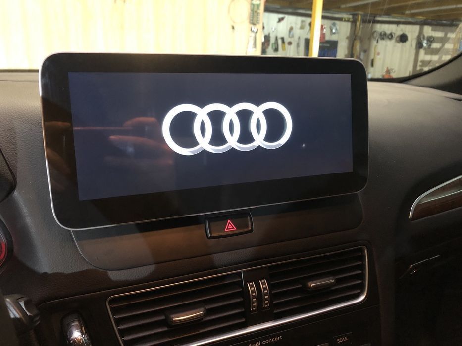 Магнітола Audi Q5 карплей