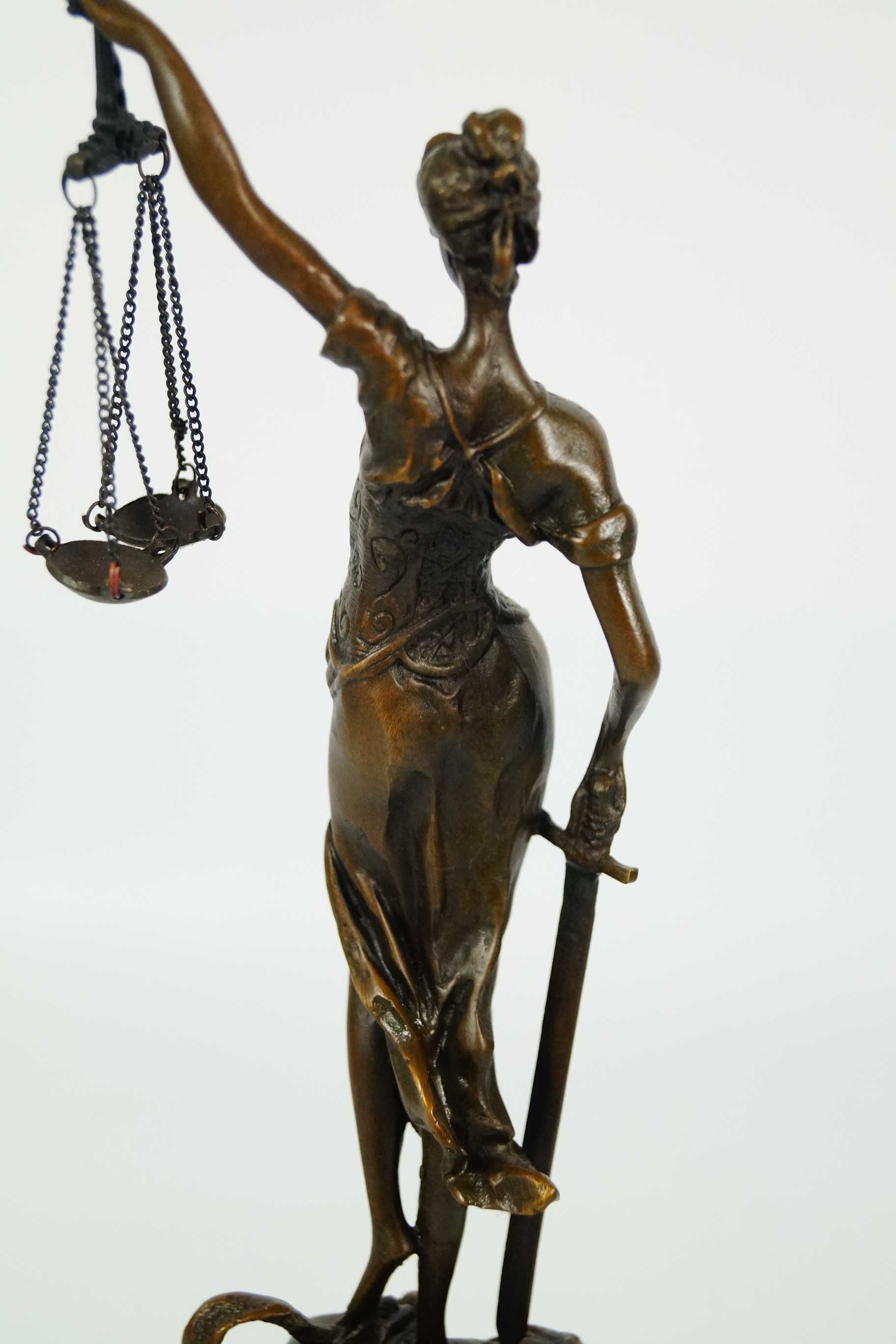 Figura z brązu rzeźba TEMIDA Bogini sprawiedliwości sąd adwokat 24 cm