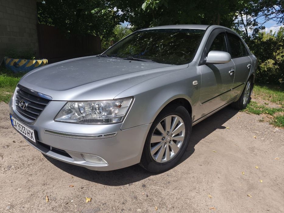 Hyundai Sonata NF 2008 рік 2,4 АКПП газ/бензин рестайлінг в гарному