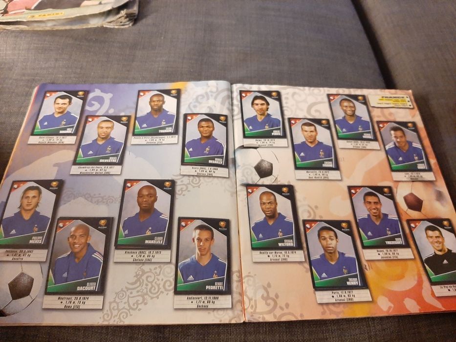 Caderneta de cromos Euro 2004 completa