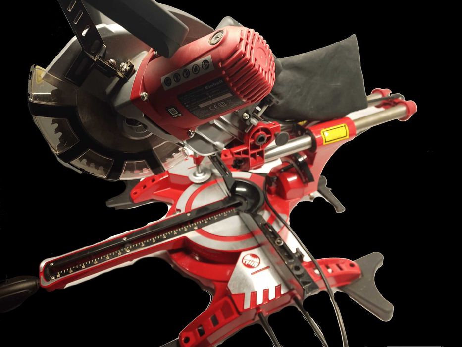 PIŁA UKOŚNA marki Einhell TC-SM 2131/1