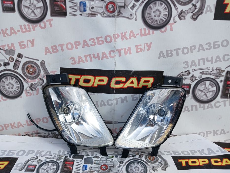 Противотуманна фара туманка   на Пежо 308 оригінал в наявності.