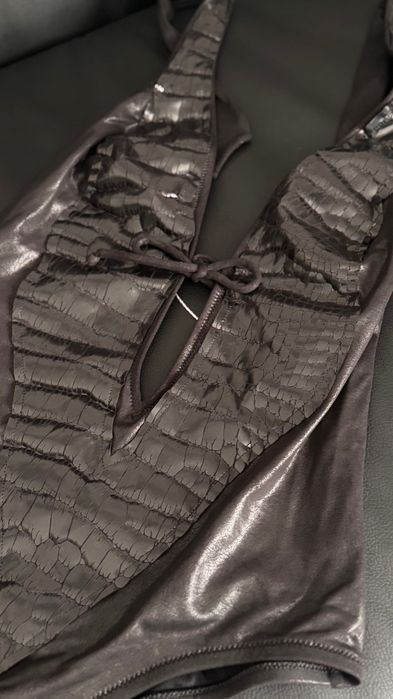 Чорний жіночий купальник Італія