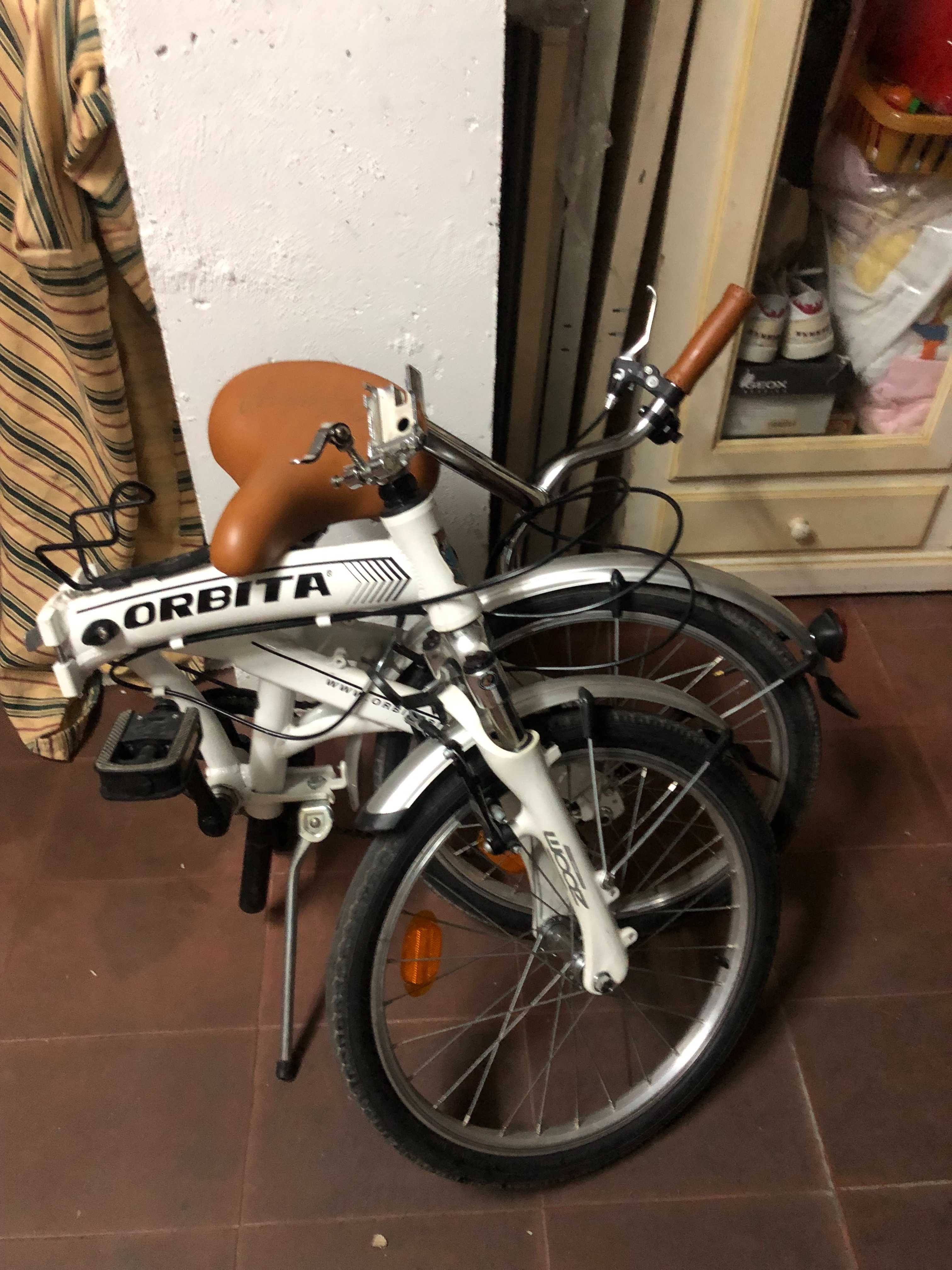 Bicicleta dobrável Órbitra com acessórios em pele
