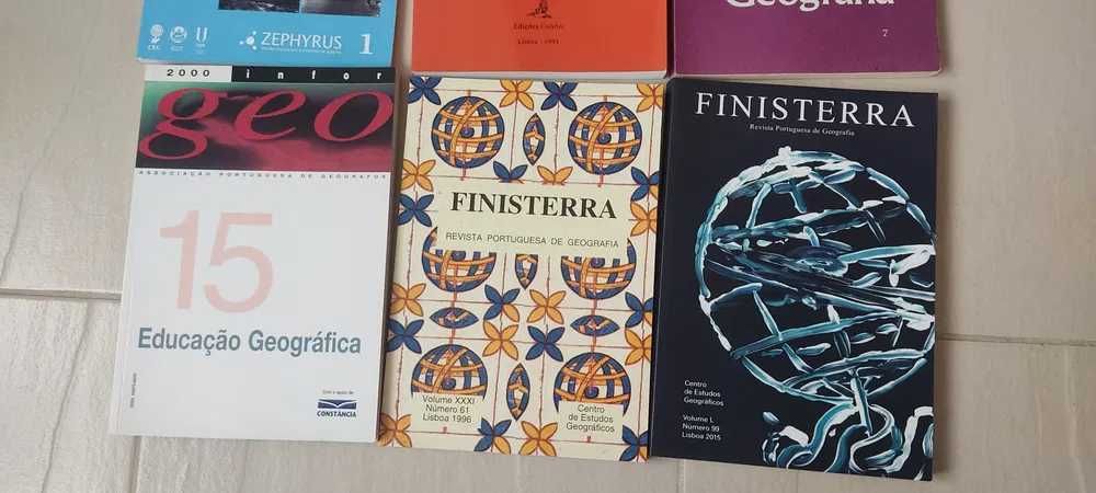 Livros variados sobre geografia