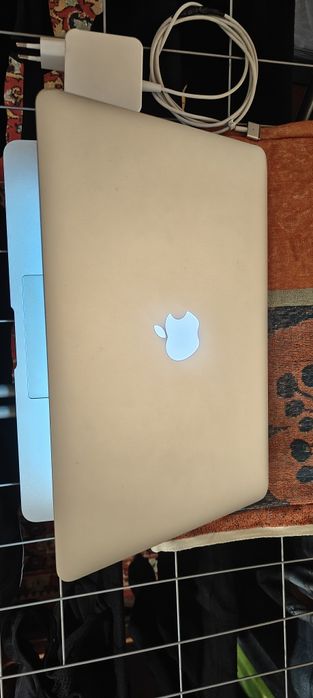 Продам MacBook air