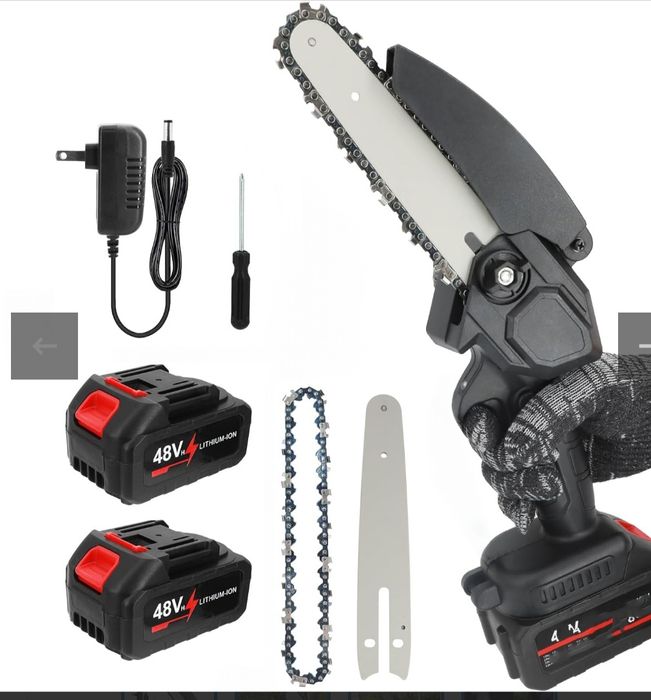 Пила обрізувати дерева.