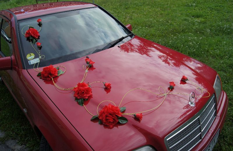 Dekoracja samochodu do ślubu, ozdoby weselne orchidea, róże, storczyk