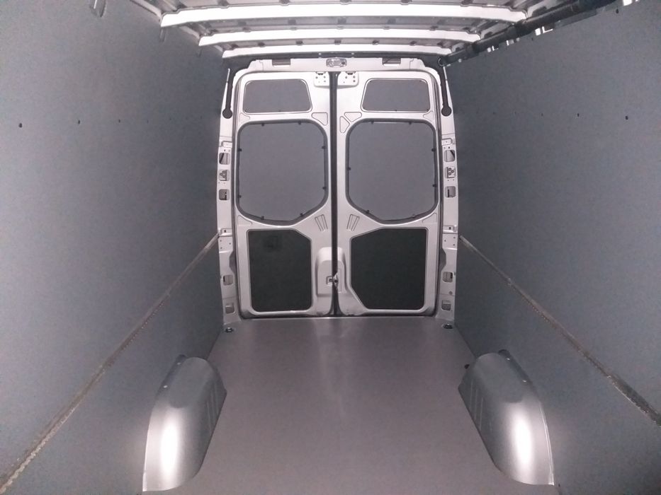 Zabudowy busów, tworzywo sztuczne, plastik ultralekki. Podłoga i boki