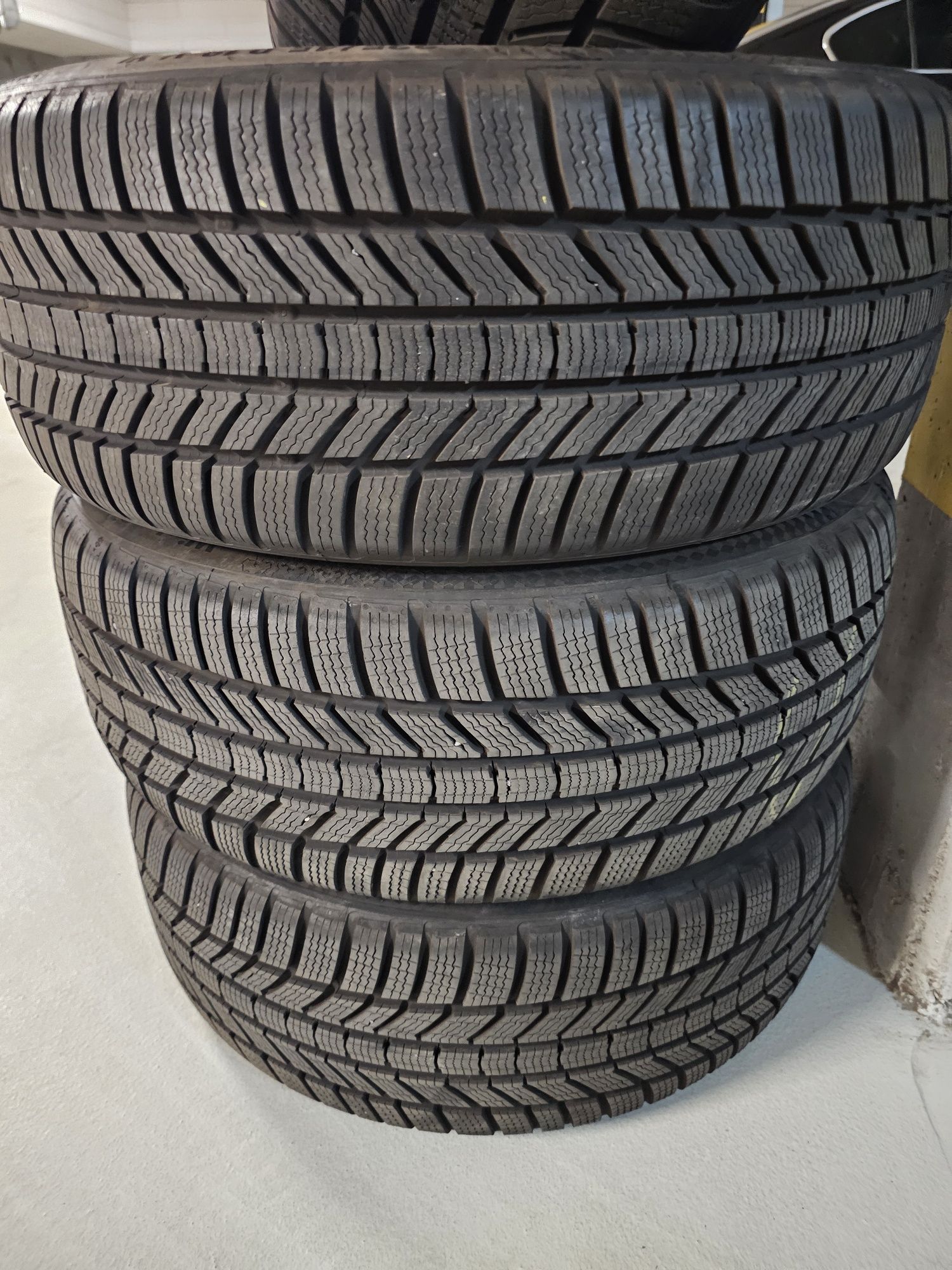 Continental ts 870P 225x45×18 bieżnik 7.8-8mm 2024