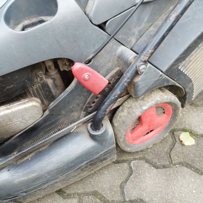 Kosiarka z silnikiem briggs&stratton uszkodzona