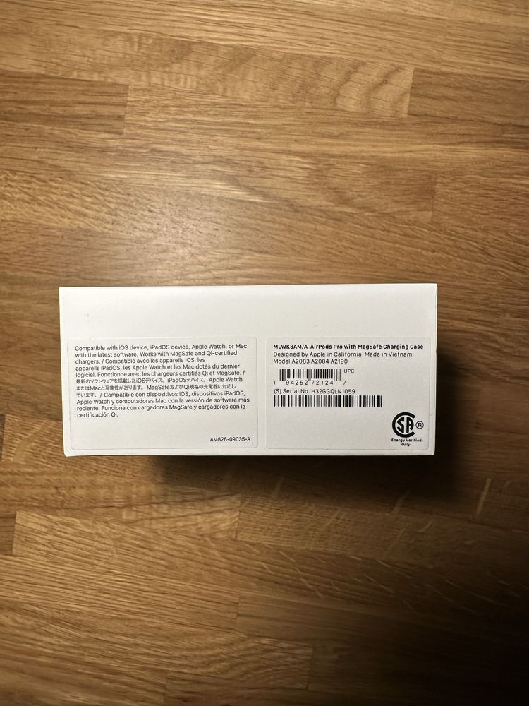 Apple AirPods Pro biały (MLWK3ZM/A) etui ładujące MagSafe