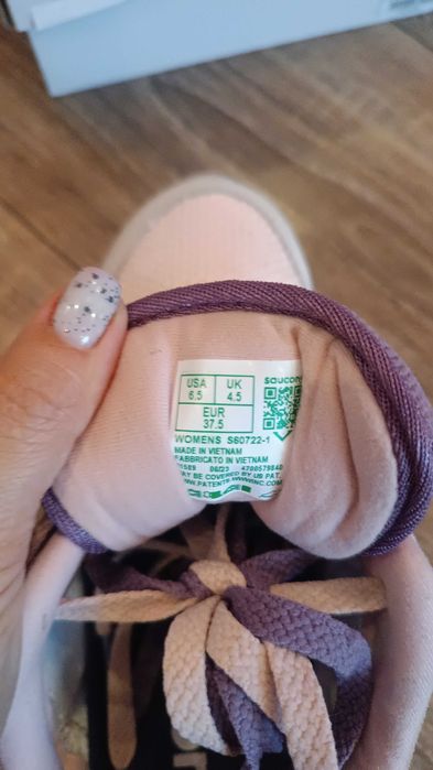 Продам жіночі  кросівки Saucony Shadow 6000 Originals