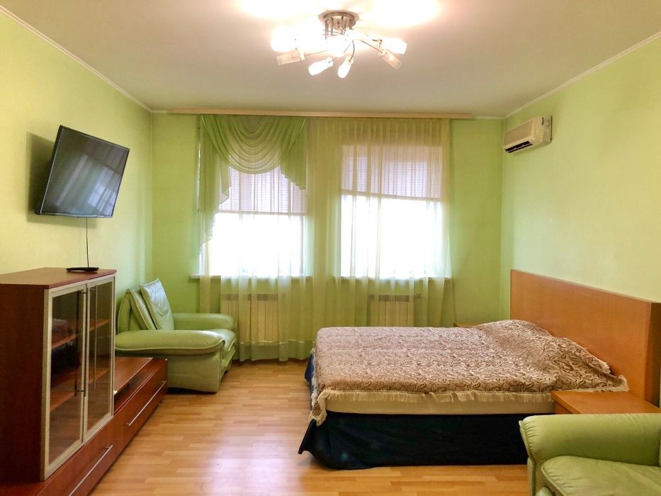 Двокімнатна квартира.  Позняки.  вул.  Ахматової