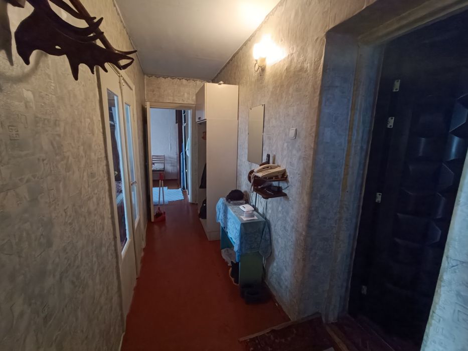 Продам двухкомнатную квартиру в Корабельном (р-н 1 школы)