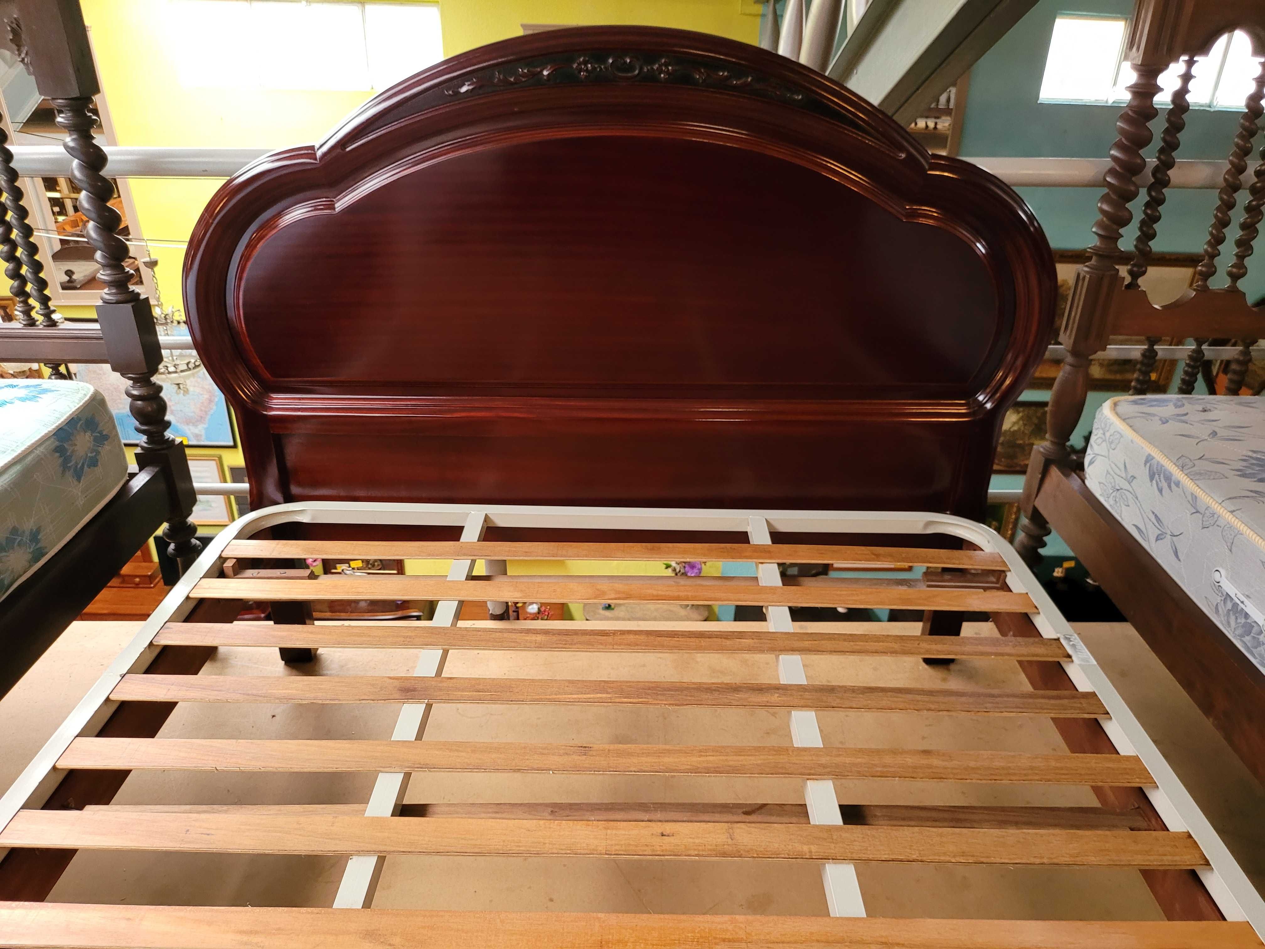 Excelente cama em madeira com estrado - óptimo estado