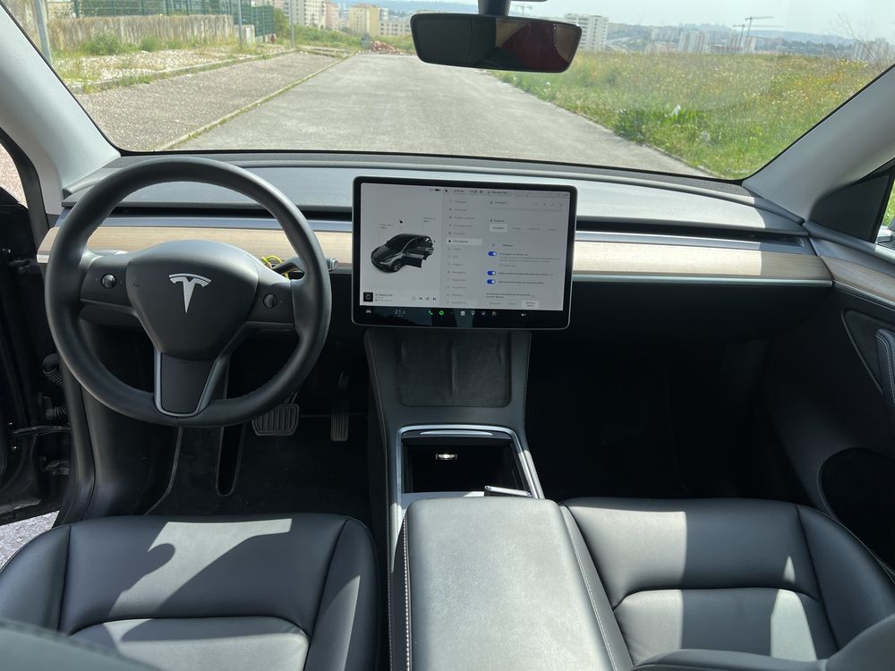 Tesla model Y Long Range AWD dual motor