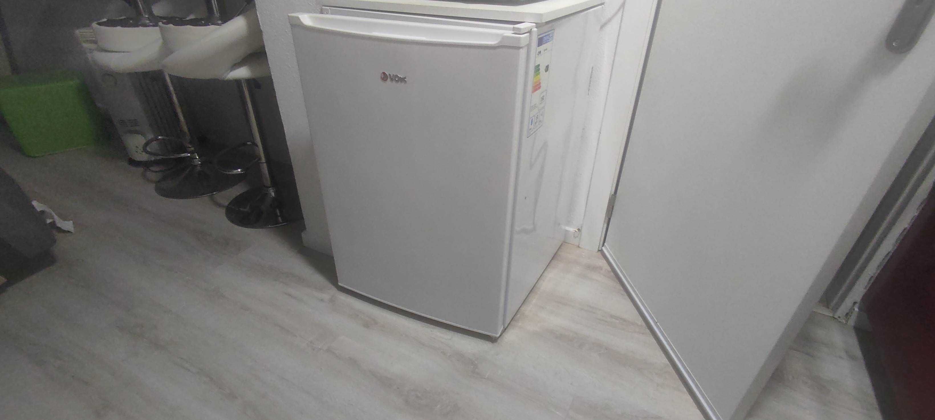 Frigorífico 122 litros combi 82cm altura estado muito bom