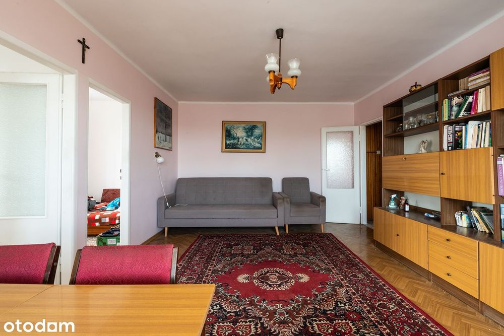 Nowa cena ! 3 pokoje w centrum miasta .