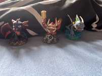 3 figurki skylanders
