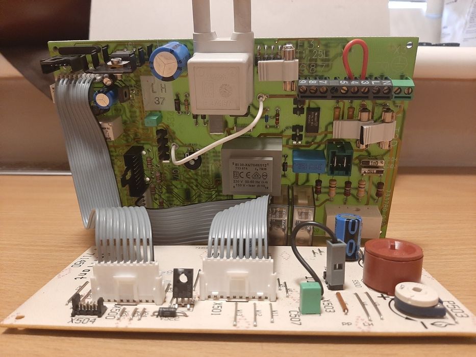 Vaillant VUW 180-280 XEU wersja OST płyta elektroniki