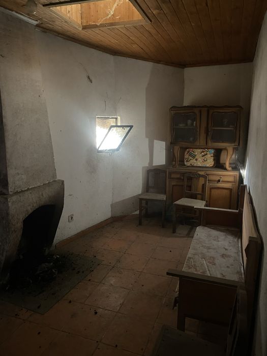 Vende-se casa Tipica em Pedra
