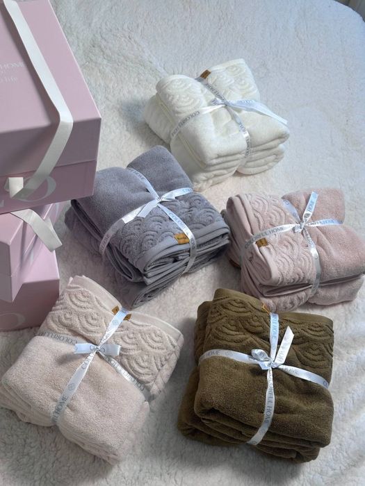 На подарунок! Якісна махра набір рушників подарочные полотенца 600 мг