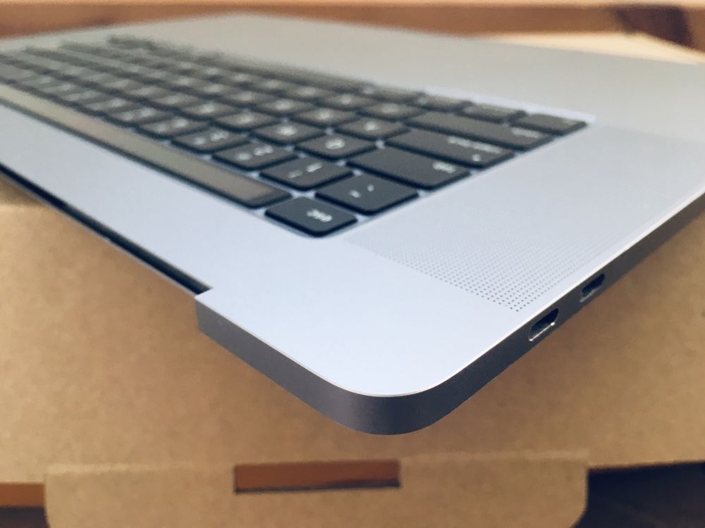 Топкейс Space Grey (Батарея A2113) MacBook Pro 16 А2141 2019