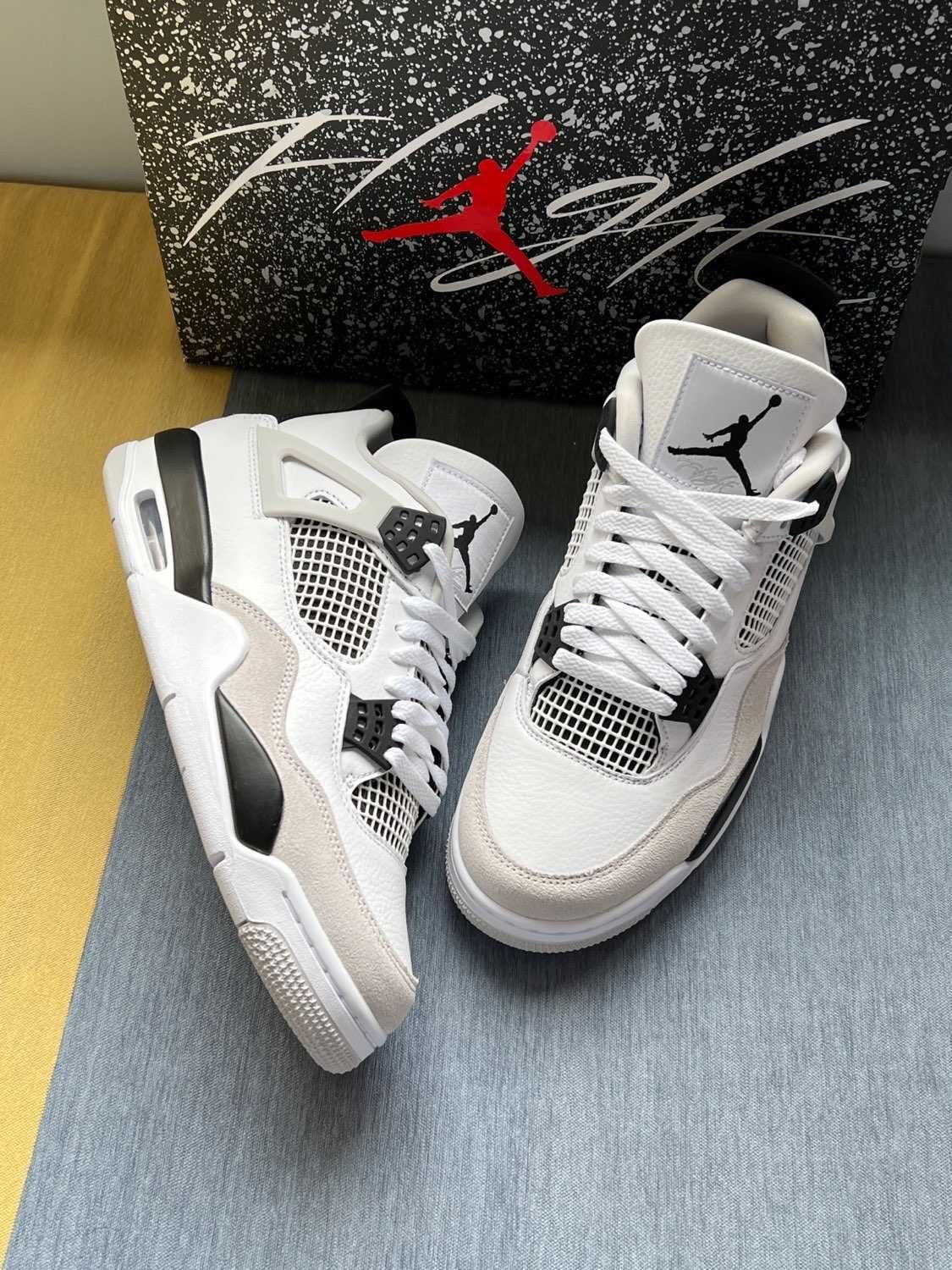 Buty AirJordan4 Retro military black nowy UnisexTrampki.37.5
