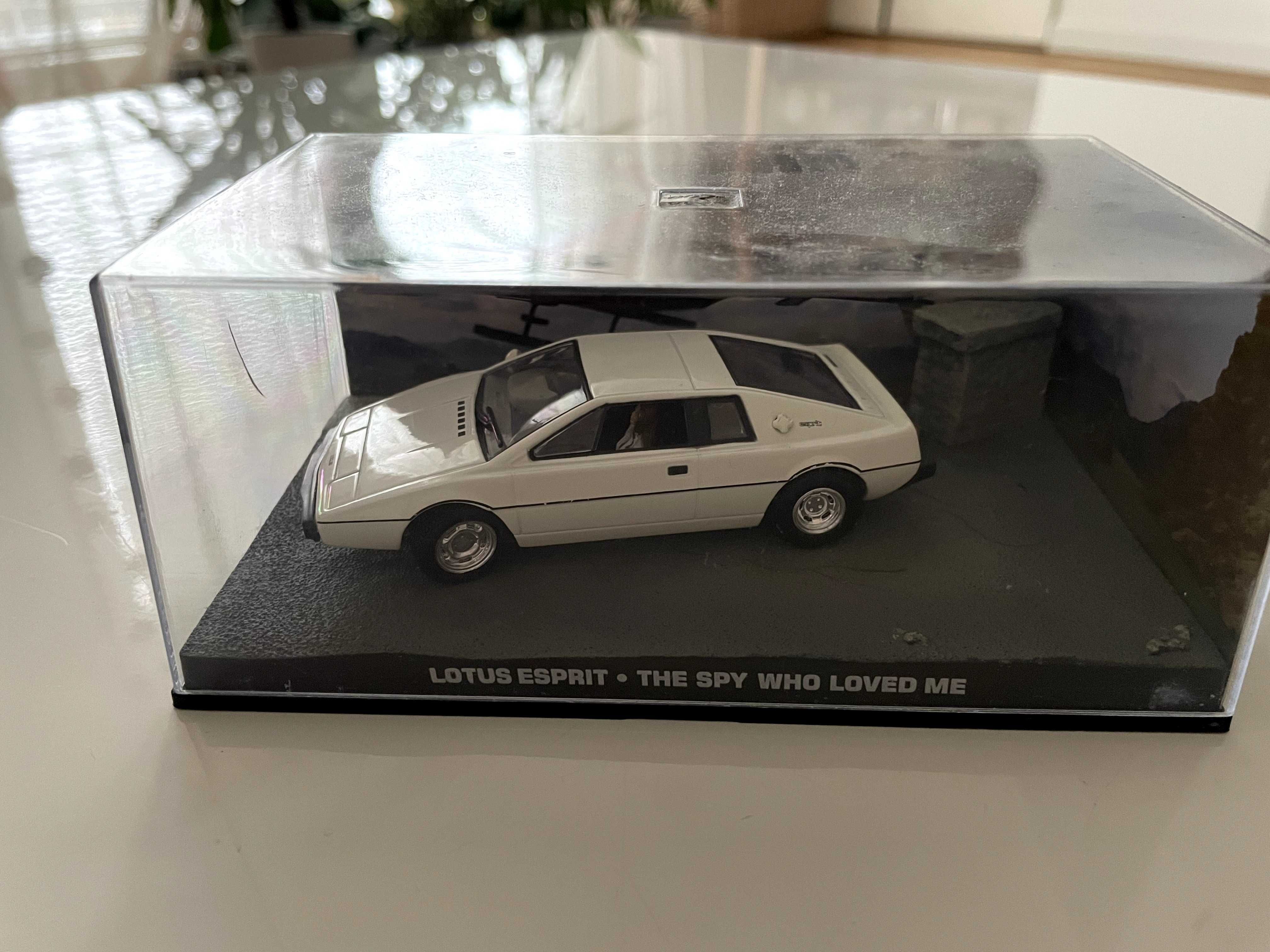 Lotus Esprit / James Bond 007 / model 1:43 "The spy who loved me"