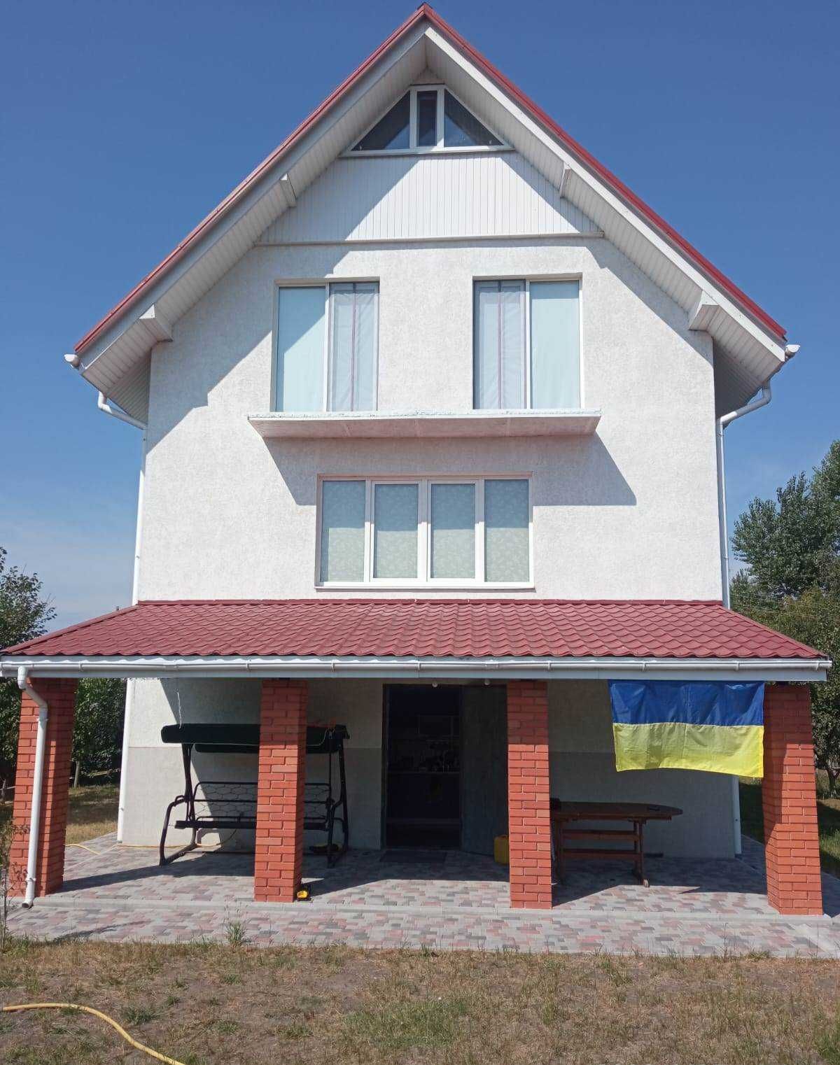 Продам жилий будинок з ремонтом і меблями з видом на затоку Десни
