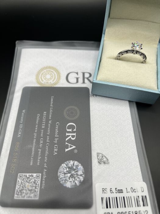 Кольцо серебряное с муассанитом, срібло, каблучка, кільце, серебро топ