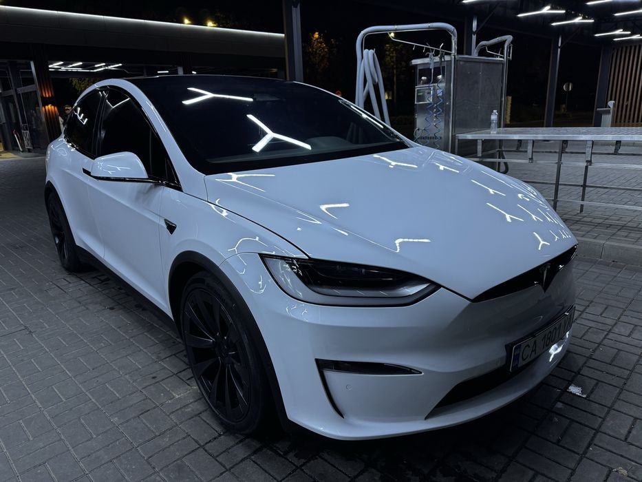 Продам tesla model X 2022