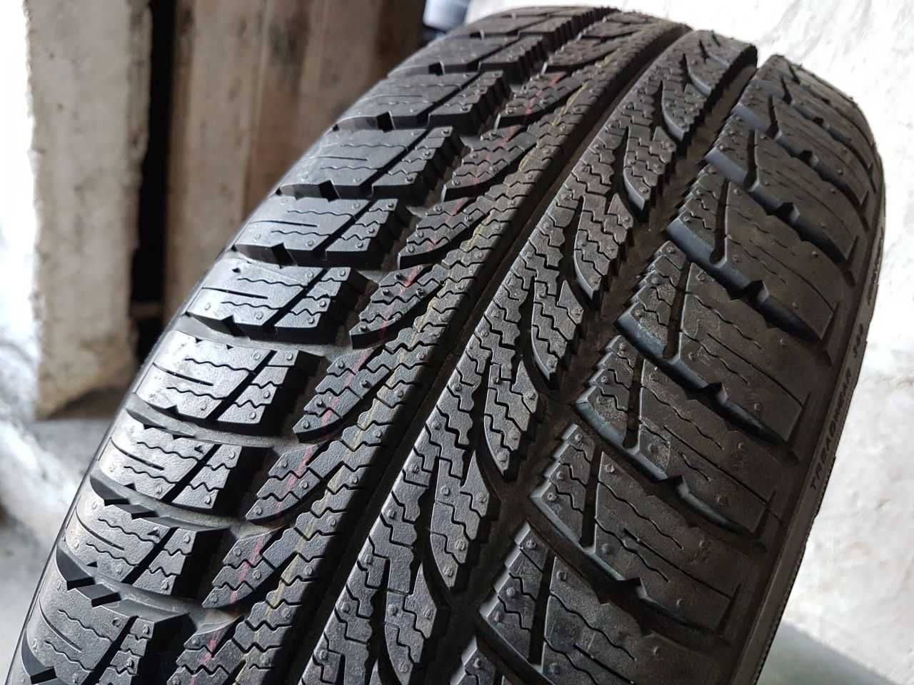 Nowa Opona całoroczna pojedynka 185/65R14 8,2mm Kumho Solus Vier