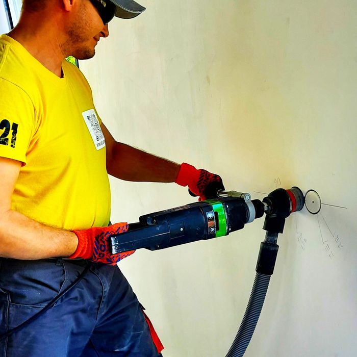 Услуги электрика. Штробление стен без пыли Hilti. Штробы, подрозетники