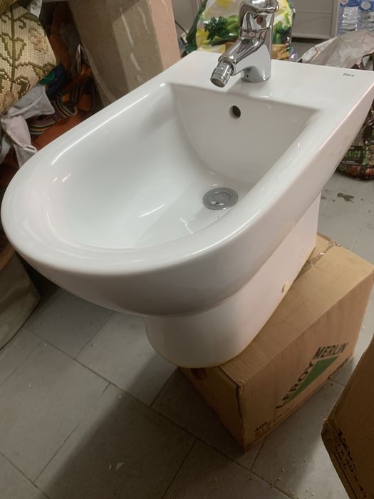 Bidé usado em bom estado com torneira marca roca