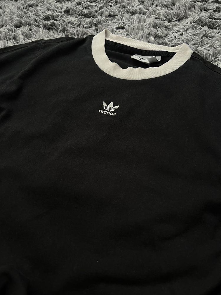 Тишка Adidas Essentials rap sk8