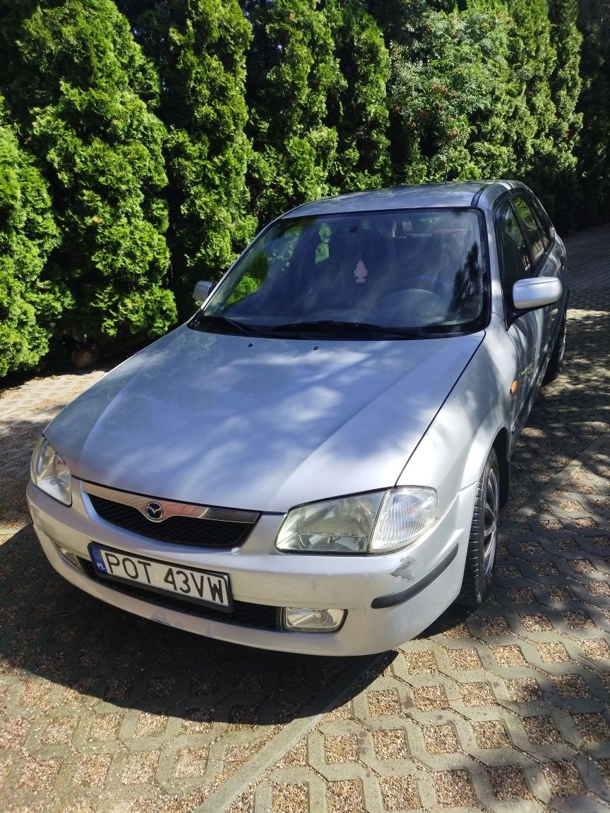 Mazda 323f, 1,4 2000r