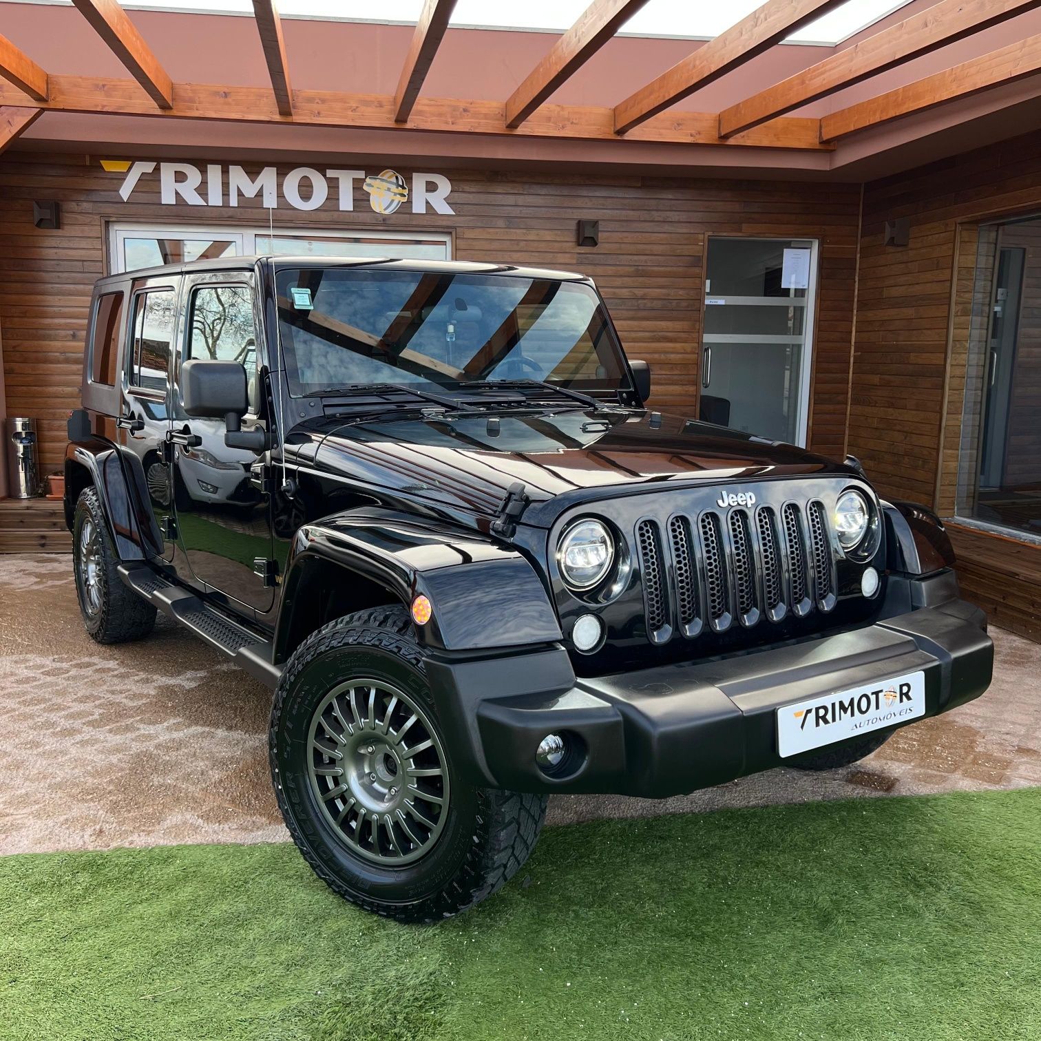 Vendo Jeep Wrangler Unlimited 2.8 crd Sahara