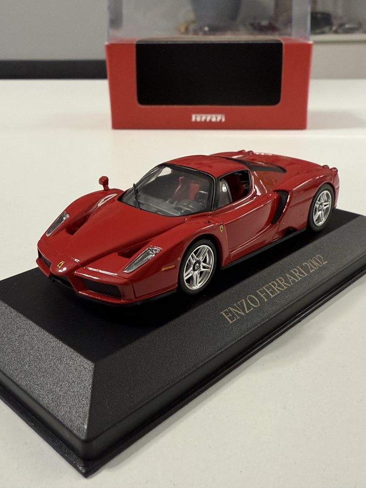 Model Ferrari Enzo 2002 1/43 1:43 by IXO Hot Wheels Redline Models Red