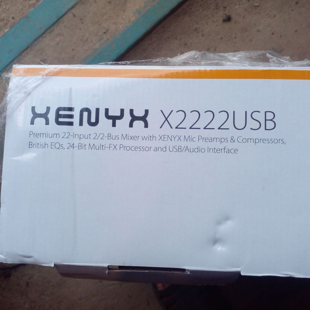 Мікшерний пульт Behringer XENYX X2222USB