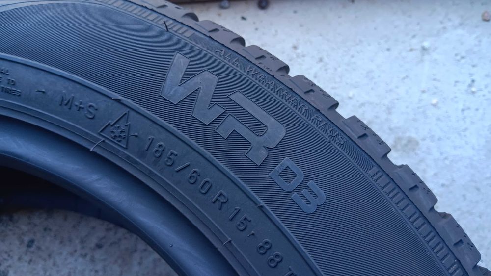 185/60/15 Nokian wrd3