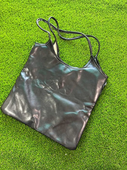 Miu Miu preta elegante