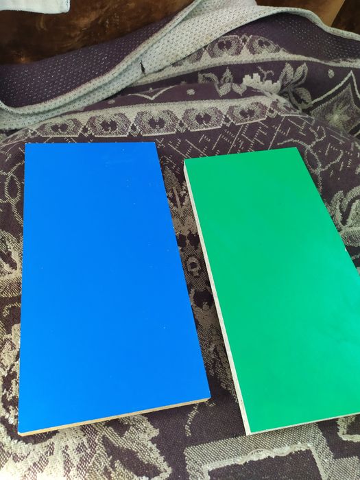 Продам большие куски ДСП.