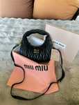 Miu Miu Wander Bag Czarna Luxury It-Bag Fashion 2025