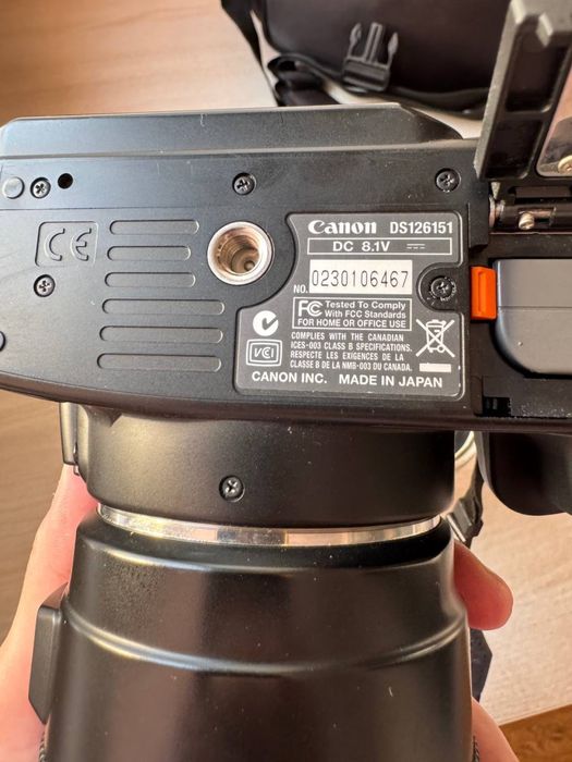 Продам фотоаппарат Canon EOS400D DS126151