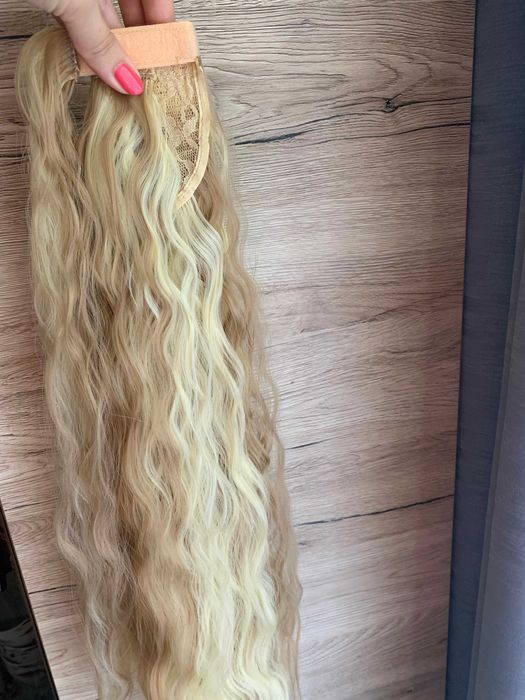 Doczepiany kucyk kręcony falisty pasemka ciemny jasny blond długi
