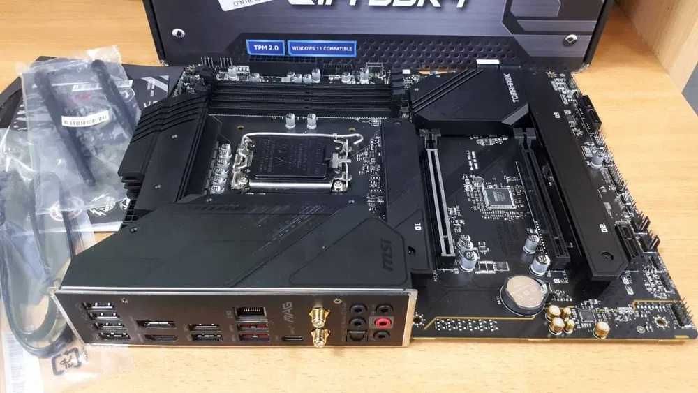 Комплект MSI Tomahawk B660 wifi + проц I9 12900k